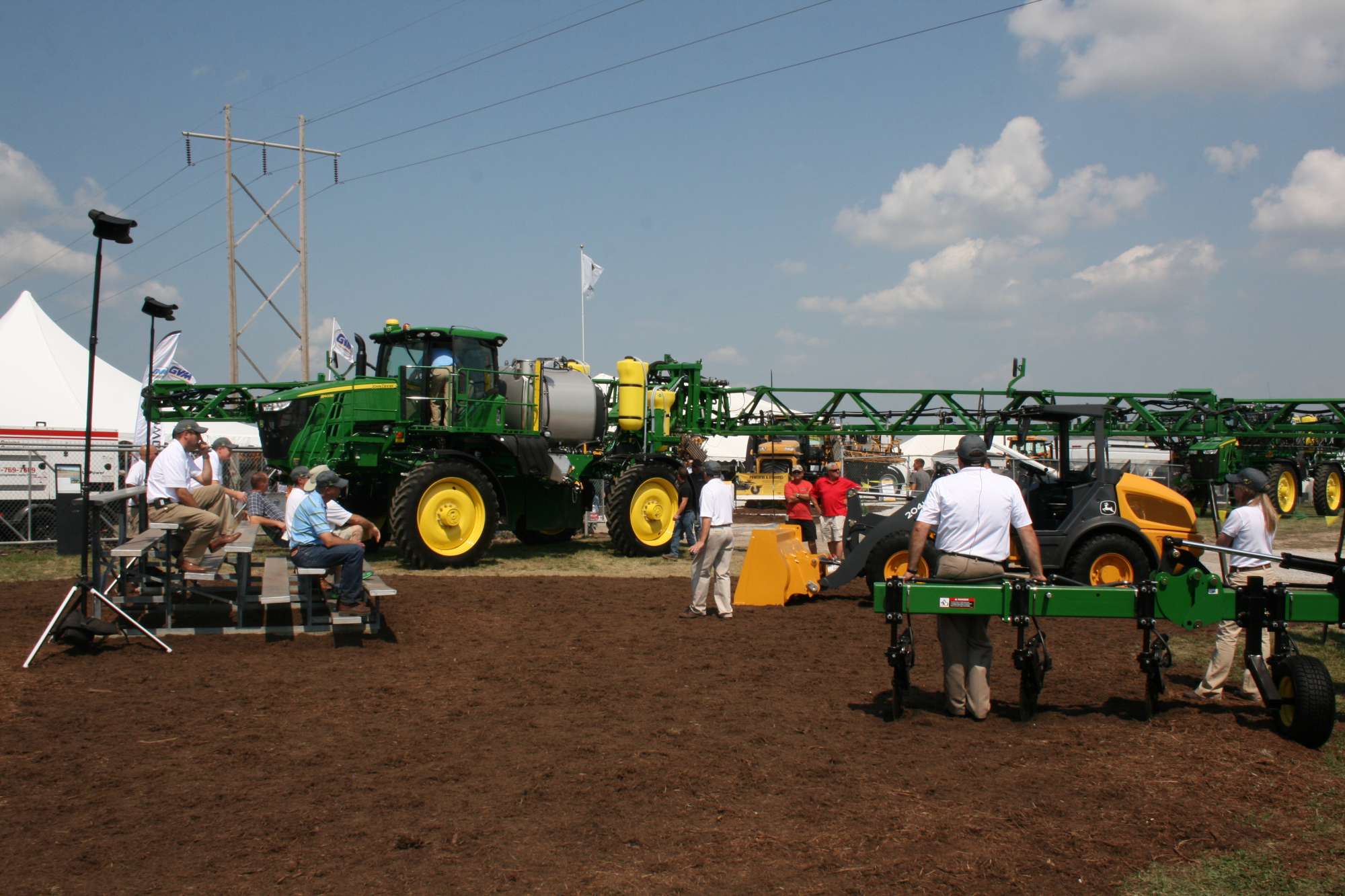 Farmers are hacking their tractors so they can actually fix them - CNET